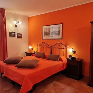 https://neapolis-naples-80128.hotels-amalfi.com